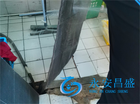 維護企業(yè)室內(nèi)空氣質(zhì)量 定期清洗中央空調(diào)通風管道 確?？諝獬Ｐ?></a></div>
                      <div   id=
